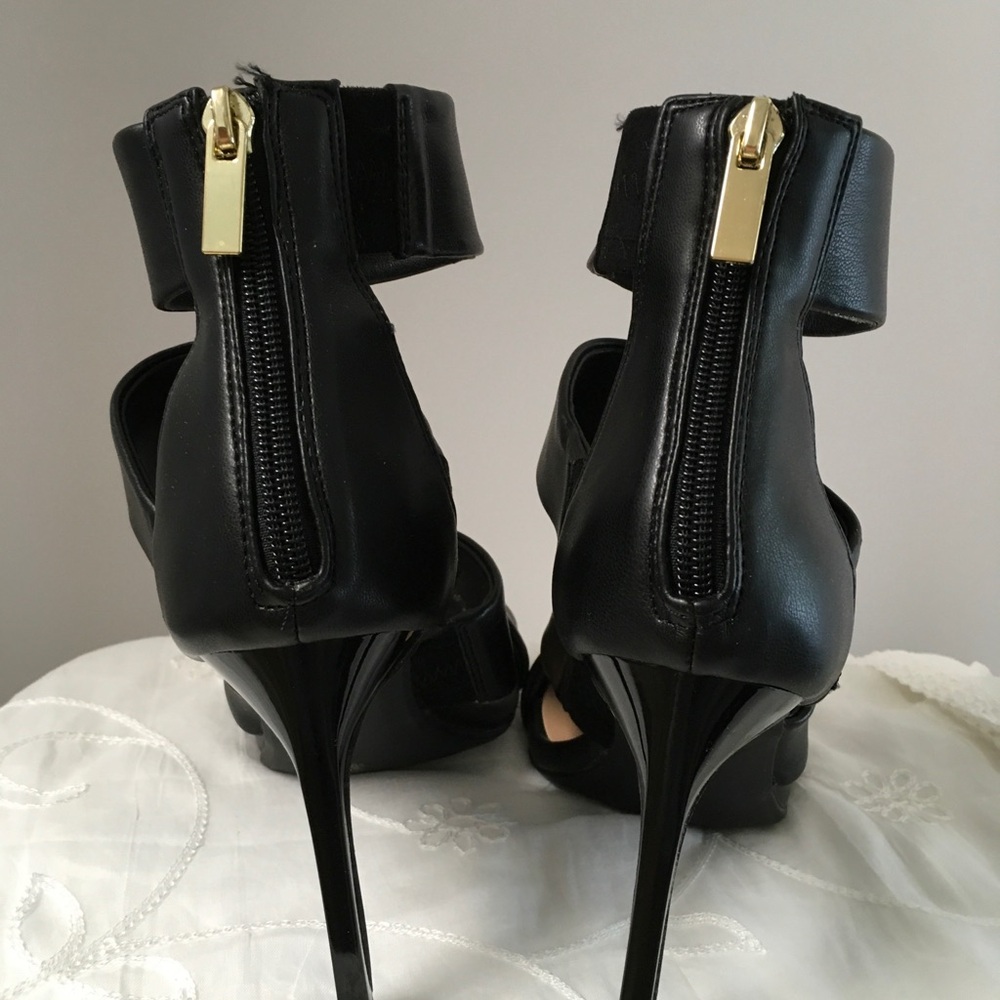NWOT INC Strappy Heeled Sandals - Picture 4 of 4
